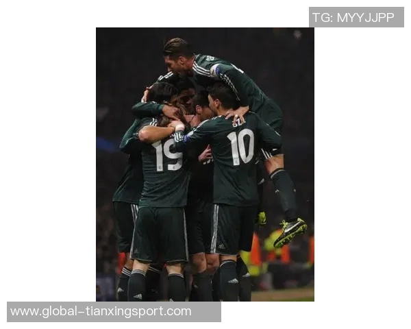 梅开二度的拉斐尔维加助力帕尔梅拉斯逆转胜利展现伟大比赛精神