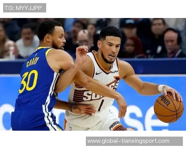 勇士半场领先太阳19分穆迪库里合力发威布克独撑球队