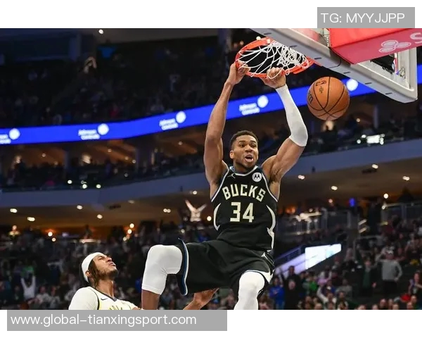 克拉克斯顿表现出色14投8中砍下21分8篮板4助攻2抢断2盖帽