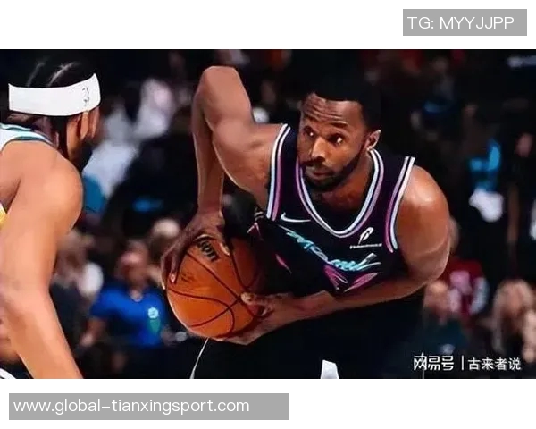 维金斯盛赞鲍威尔为今夏最佳引援称其为顶尖领袖展现非凡实力