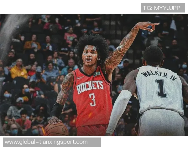 萨拉夫表现不佳半场仅得2分3助攻却犯规5次显露稚嫩状态