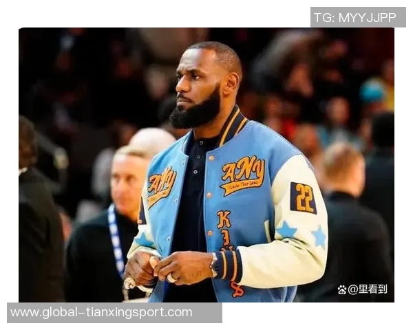 詹姆斯重返赛场展现实力与东契奇小里组合默契无间的精彩表现